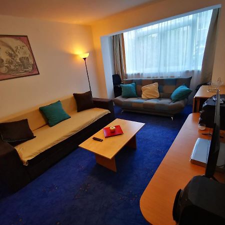 アズガApartament Langa Castanアパートメント エクステリア 写真