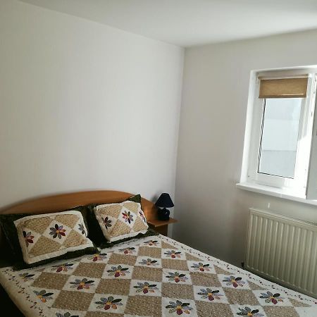 アズガApartament Langa Castanアパートメント エクステリア 写真