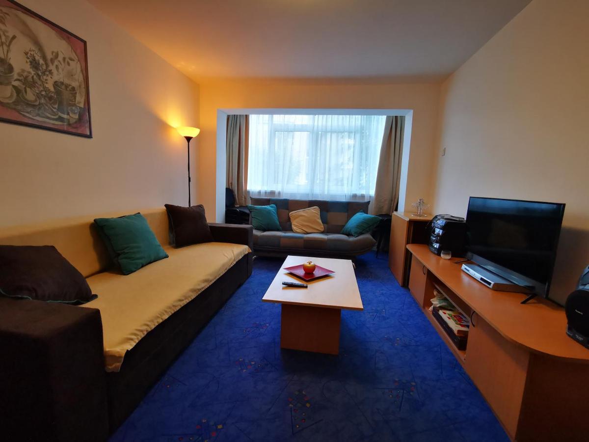 アズガApartament Langa Castanアパートメント エクステリア 写真