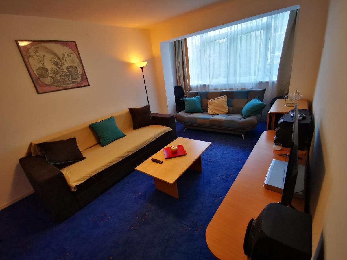 アズガApartament Langa Castanアパートメント エクステリア 写真