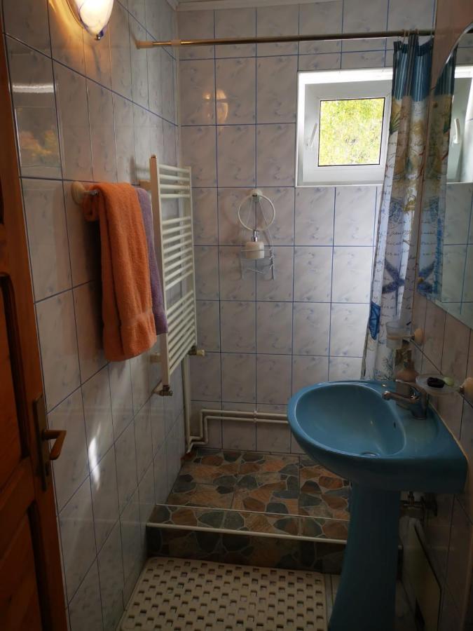 アズガApartament Langa Castanアパートメント エクステリア 写真