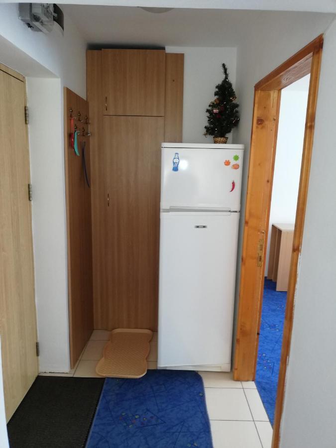 アズガApartament Langa Castanアパートメント エクステリア 写真
