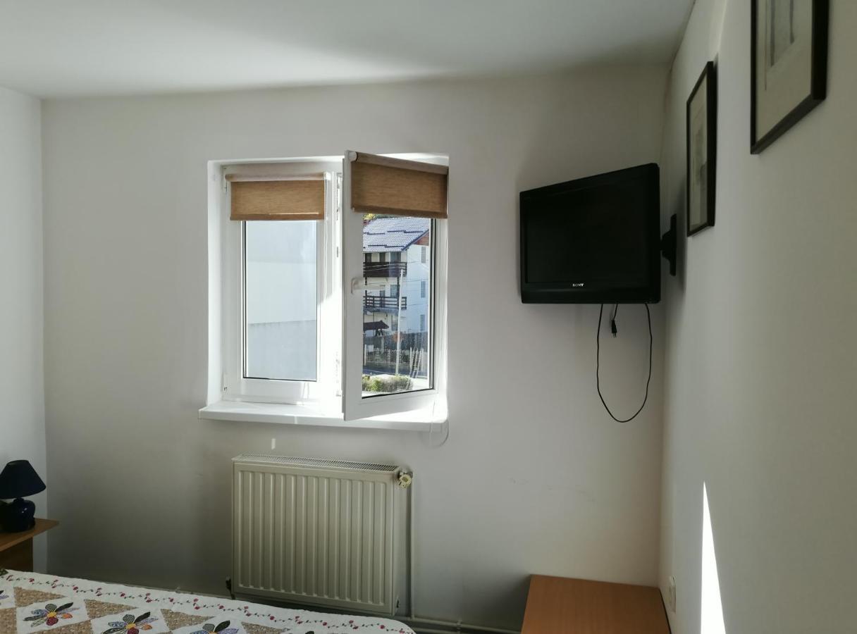 アズガApartament Langa Castanアパートメント エクステリア 写真